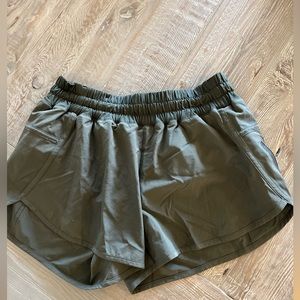 Lululemon Tracker Short size 6